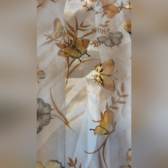 Womens new black gloves with free scarf - Picture 2 of 3